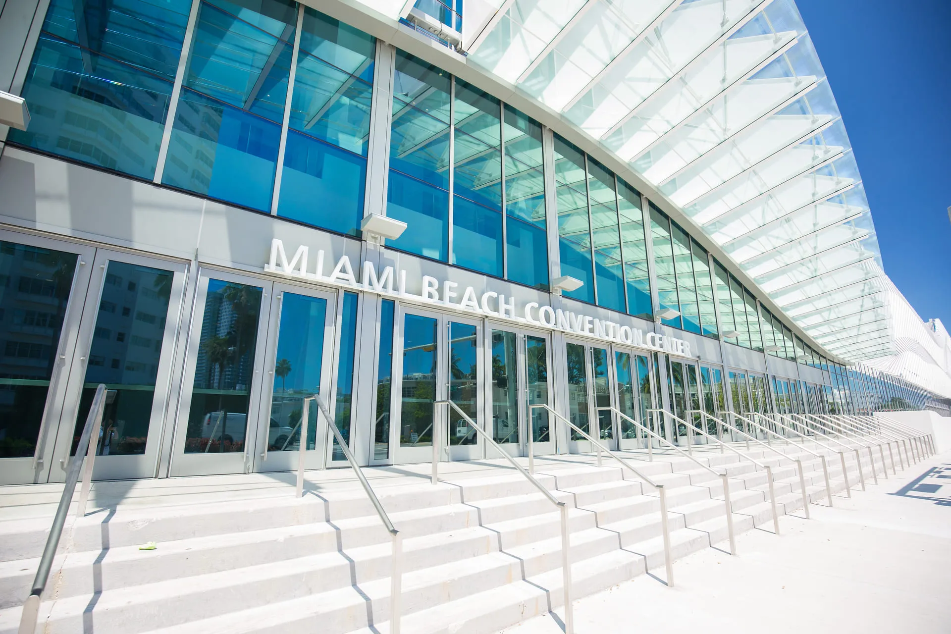 Miami convention centre hero